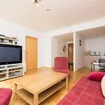 Appartamento Cozy 2-bedroom Penthouse In The Heart Of Reval