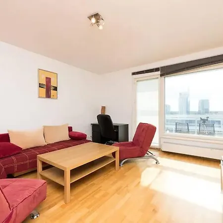 Cozy 2-bedroom Penthouse In The Heart Of Appartement