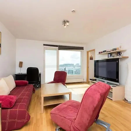 Cozy 2-bedroom Penthouse In The Heart Of *