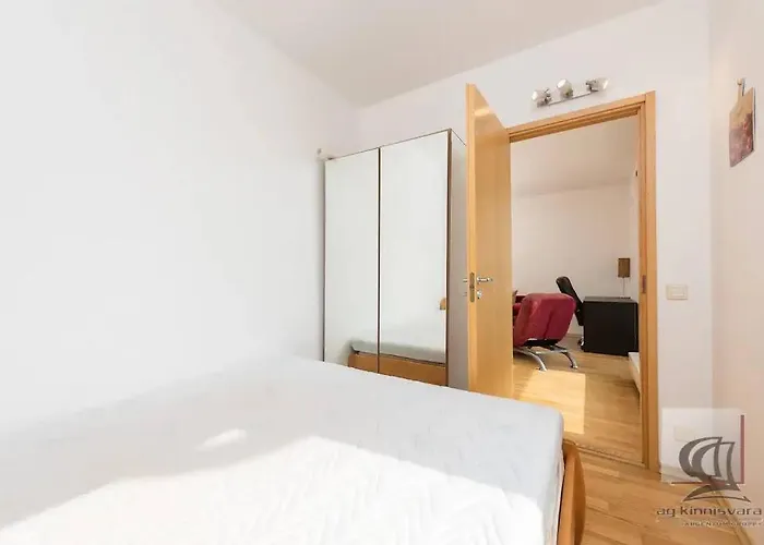 Apartment Cozy 2-bedroom Penthouse In The Heart Of *