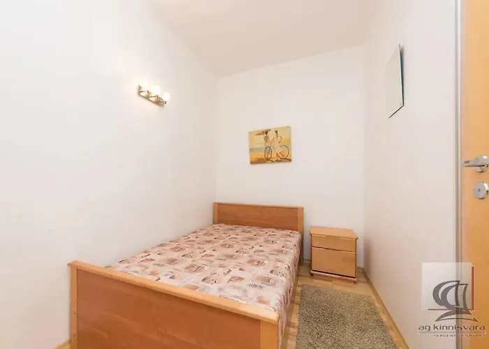 Cozy 2-bedroom Penthouse In The Heart Of