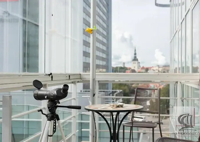 Cozy 2-bedroom Penthouse In The Heart Of Lägenhet