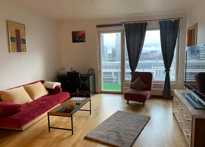 Apartment Cozy 2-bedroom Penthouse In The Heart Of *