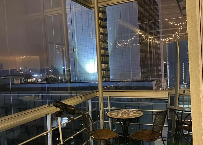 Apartment Cozy 2-bedroom Penthouse In The Heart Of *