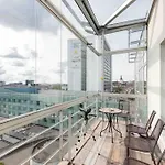 Cozy 2-bedroom Penthouse In The Heart Of Appartement *