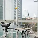 Cozy 2-bedroom Penthouse In The Heart Of Appartement