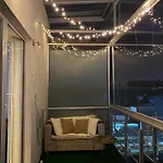 Cozy 2-bedroom Penthouse In The Heart Of Appartement *