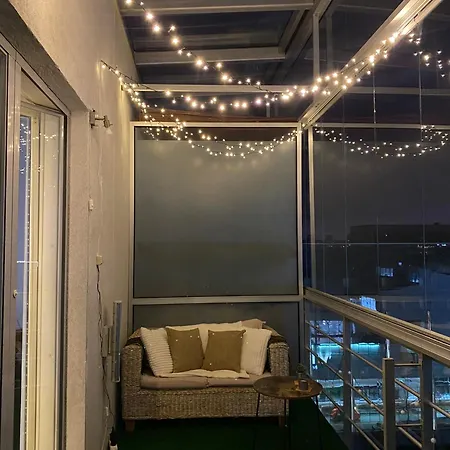 Cozy 2-bedroom Penthouse In The Heart Of Apartmán *