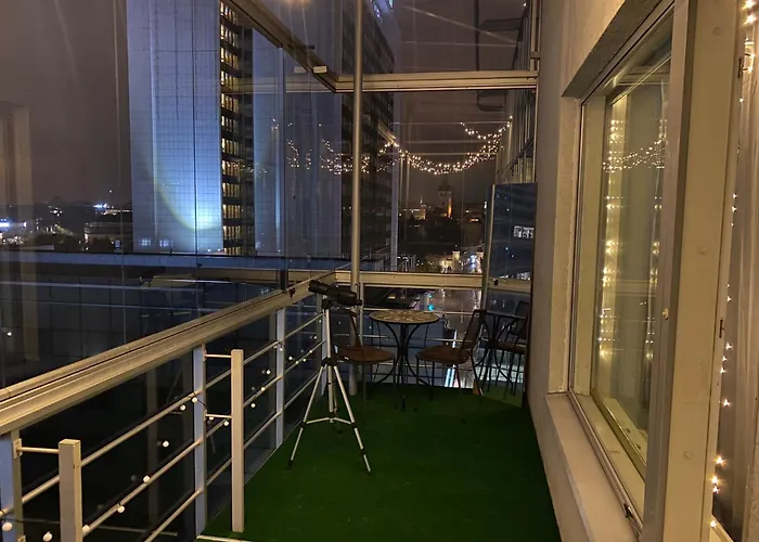 아파트 Cozy 2-bedroom Penthouse In The Heart Of 탈린